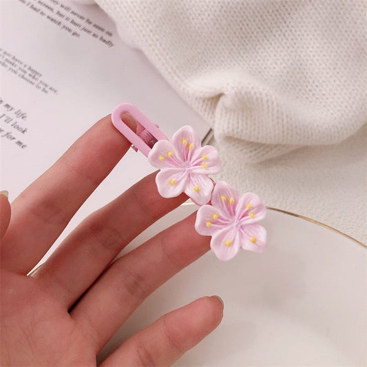 Blushing Daisies Hair Clip